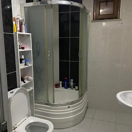 شقة A In The Flat *
